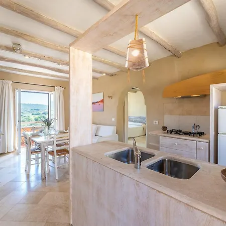 Relaxing Baiadebahas 1bedapt Bilo4 Sleeps 4 Apartment Marinella (Sardinia)