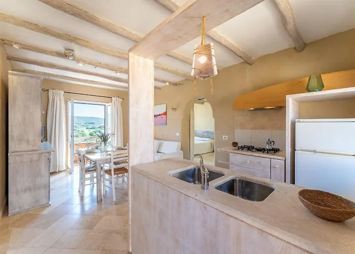 Relaxing Baiadebahas 1bedapt Bilo4 Sleeps 4 Appartement Marinella (Sardinia)